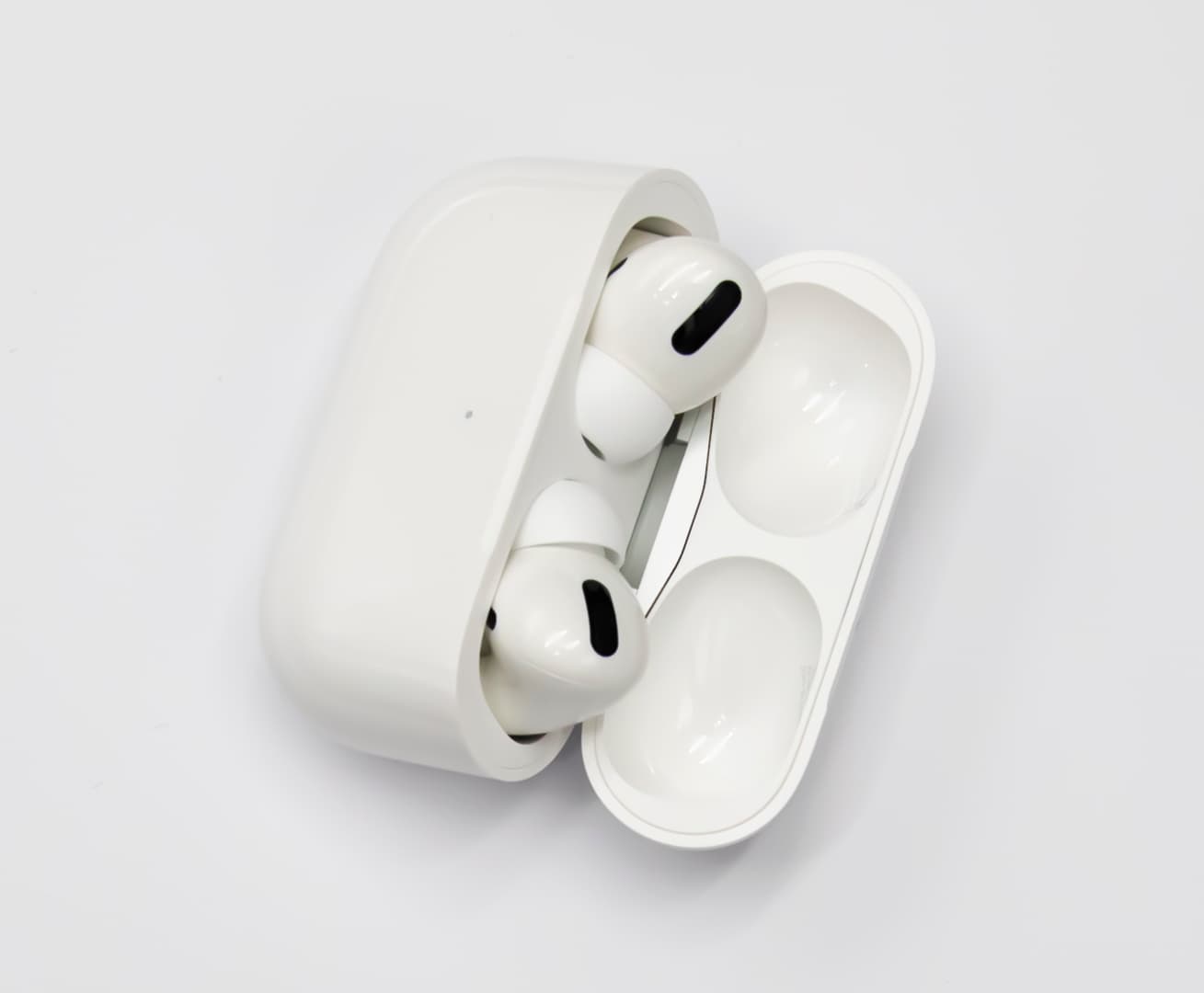 AirPods Pro 3 vs Sony WF‑1000XM5 vs Galaxy Buds 3 Pro: quem leva a melhor?